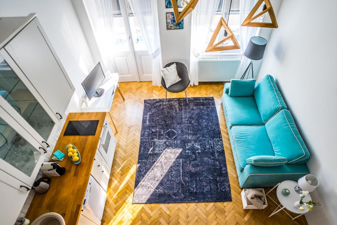 Ybl Apartment City Center เซแกชแฟเฮร์วาร์ ภายนอก รูปภาพ